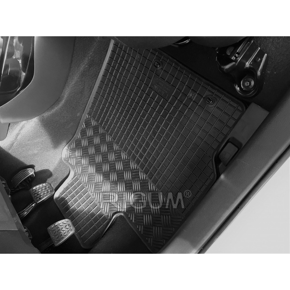 KUMIMATTOSARJA MUSTA TOYOTA YARIS Hybrid (2011-2019) RIGUM