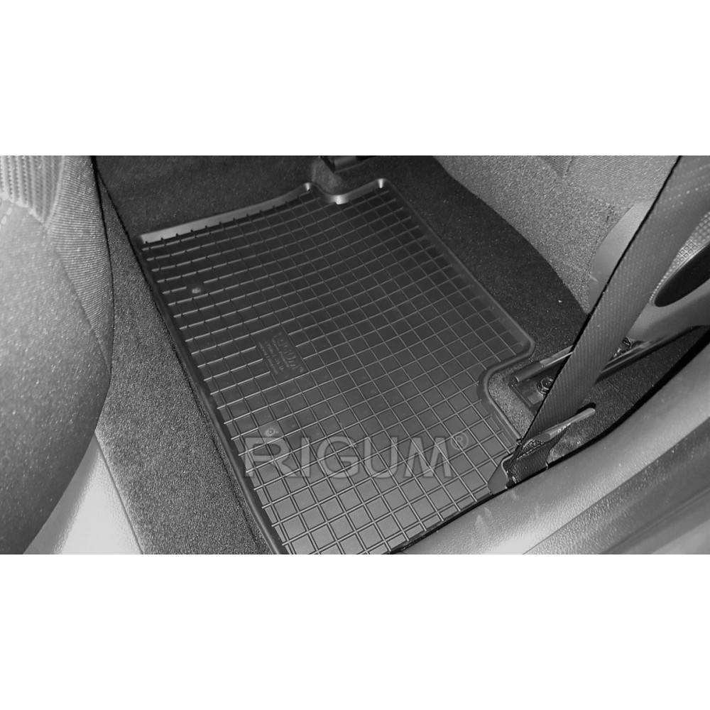 CAR RUBBER FLOOR MATS BLACK HYUNDAI i30 (2017-...) RIGUM