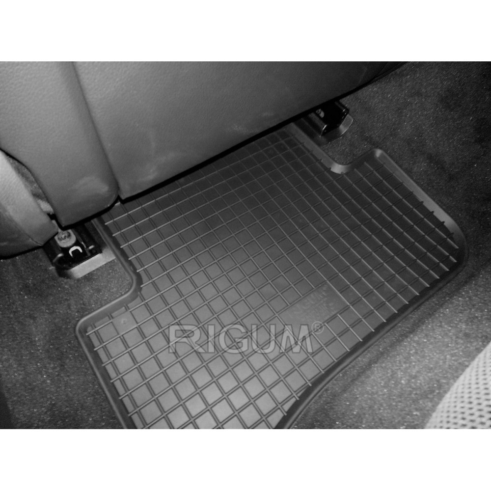 CAR RUBBER FLOOR MATS BLACK MERCEDES C-class W205 (2014-2021) RIGUM