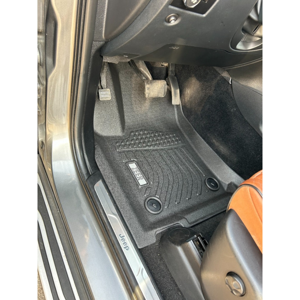 Auto kummimatid mustad JEEP GRAND CHEROKEE (2013-2022) ZEER FLOOR LINER