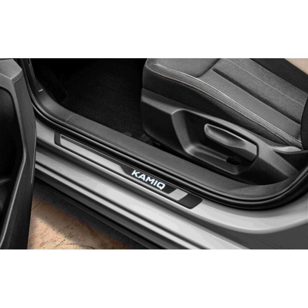 Защитные накладки на пороги OEM VAG 658071300 (2 шт.)