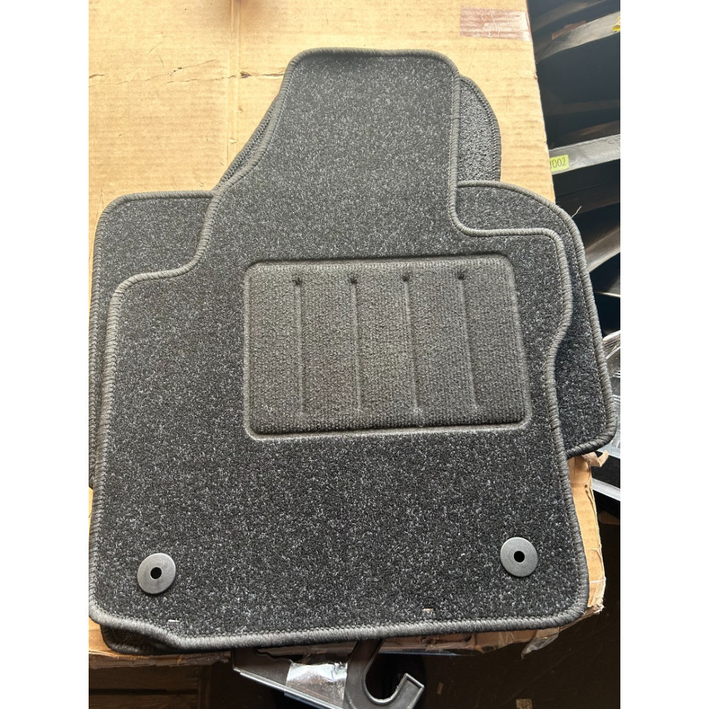 Auto OEM tekstiilmatid VW TOURAN (2003-2015)  ZZ863920ANT