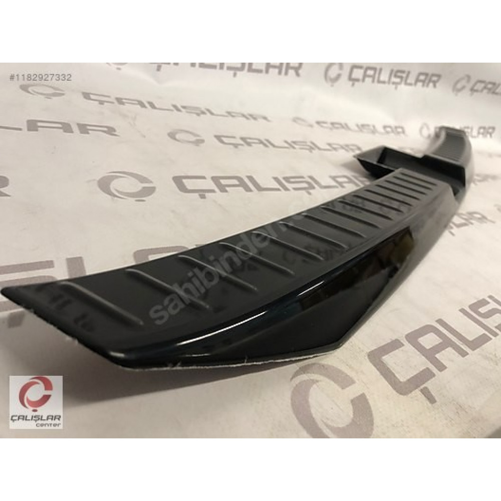 Декоративная накладка на задний бампер OEM HYUNDAI i20 III (2020-...) Q0274ADE00BL