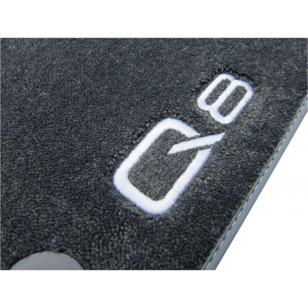 Kangasmattosarja OEM AUDI Q8 (2018-...) 4M8061275MNO (2 kpl.) Kangasmattosarja OEM AUDI Q8 (2018-...) 4M8061275MNO (2 kpl.)